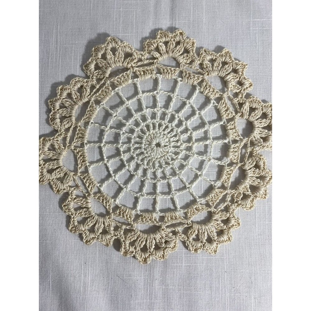Vintage Crochet Doily Round Scalloped Home Table Dresser Decor 7”